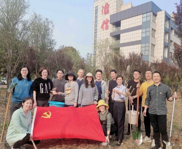 春风十里，缺乏一抹绿意——尊龙凯时集团第三党支部植树活动